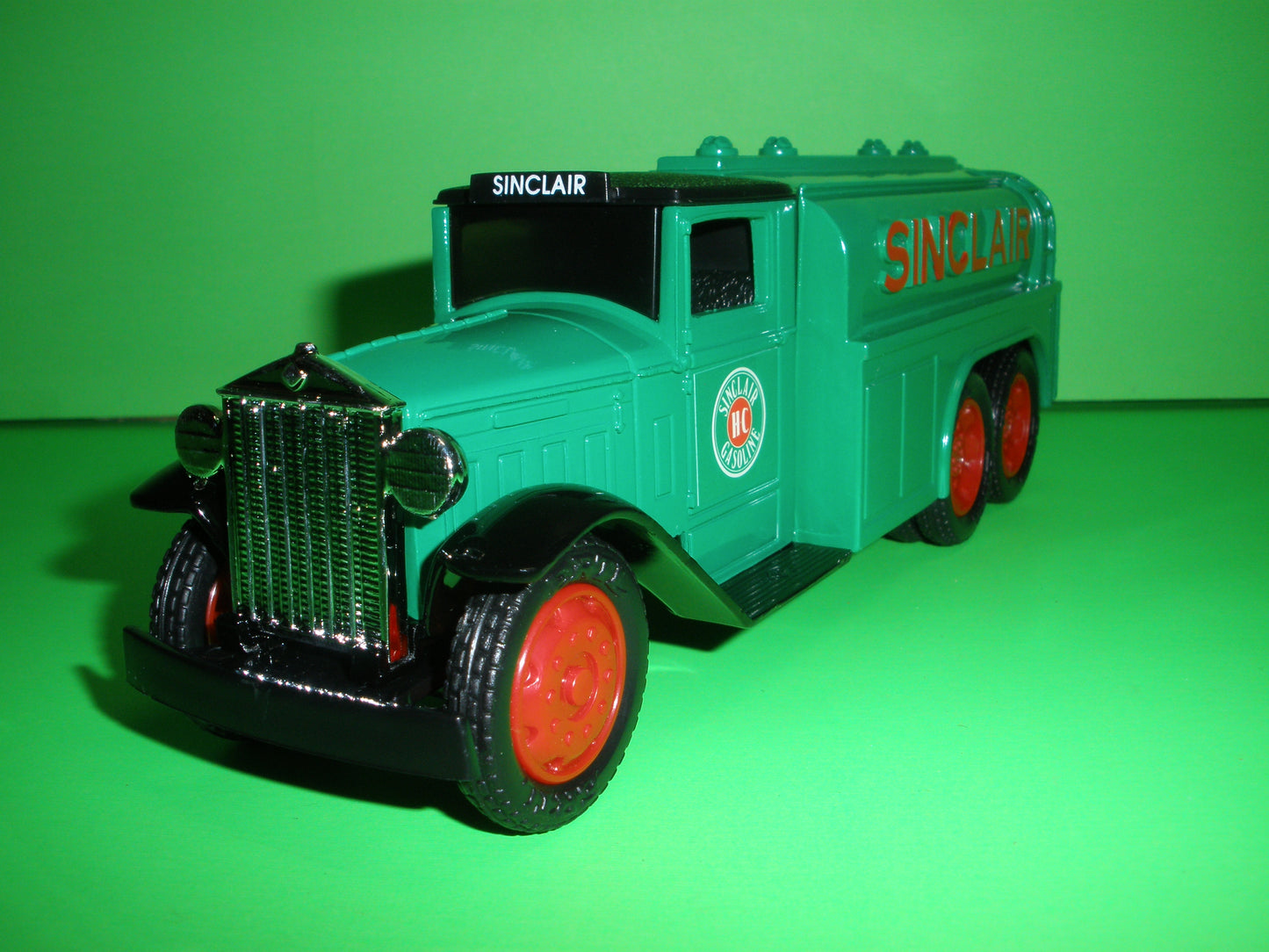 Sinclair 1930 Diamond T Tanker Truck
