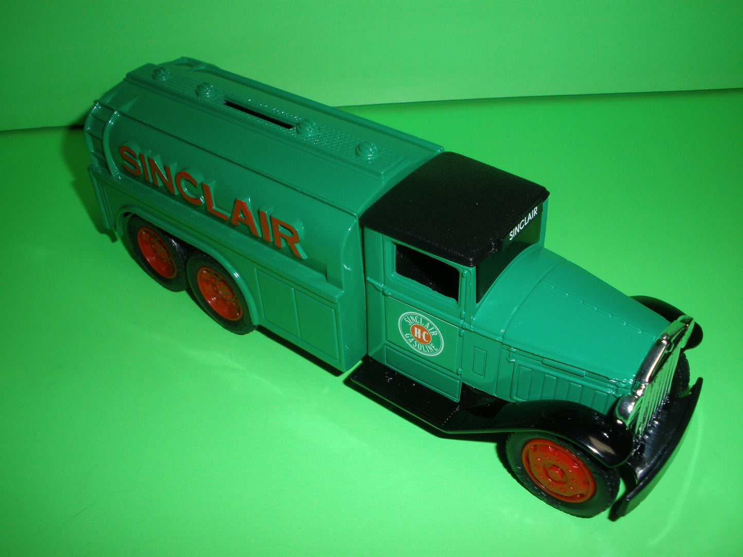 Sinclair 1930 Diamond T Tanker Truck