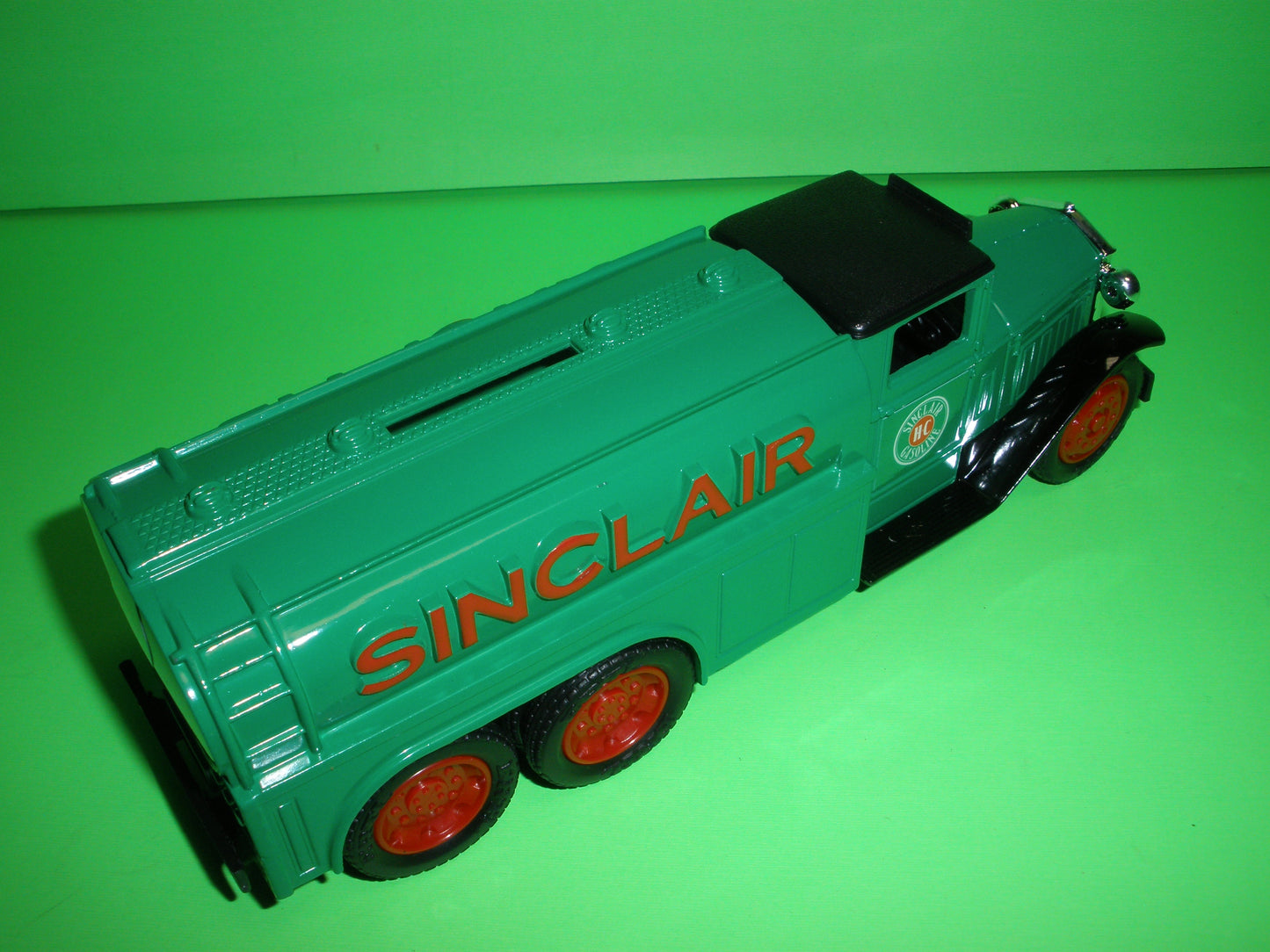 Sinclair 1930 Diamond T Tanker Truck