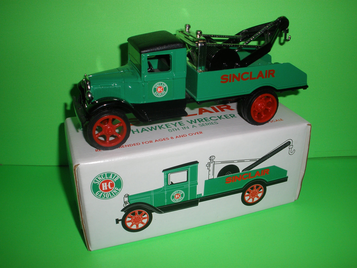 Sinclair 1931 Hawkeye Tow Truck