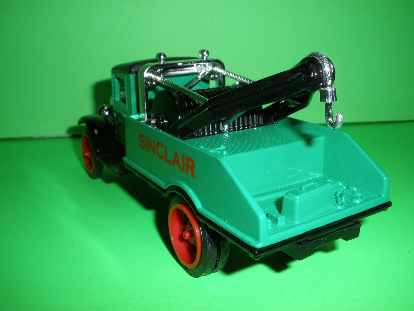 Sinclair 1931 Hawkeye Tow Truck