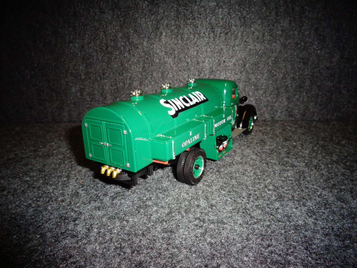 Sinclair 1937 Chevrolet Fuel Tanker Truck