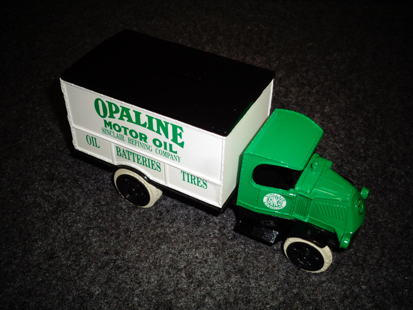 Sinclair Opaline Motor Oil 1926 Mack Bulldog Freight Truck