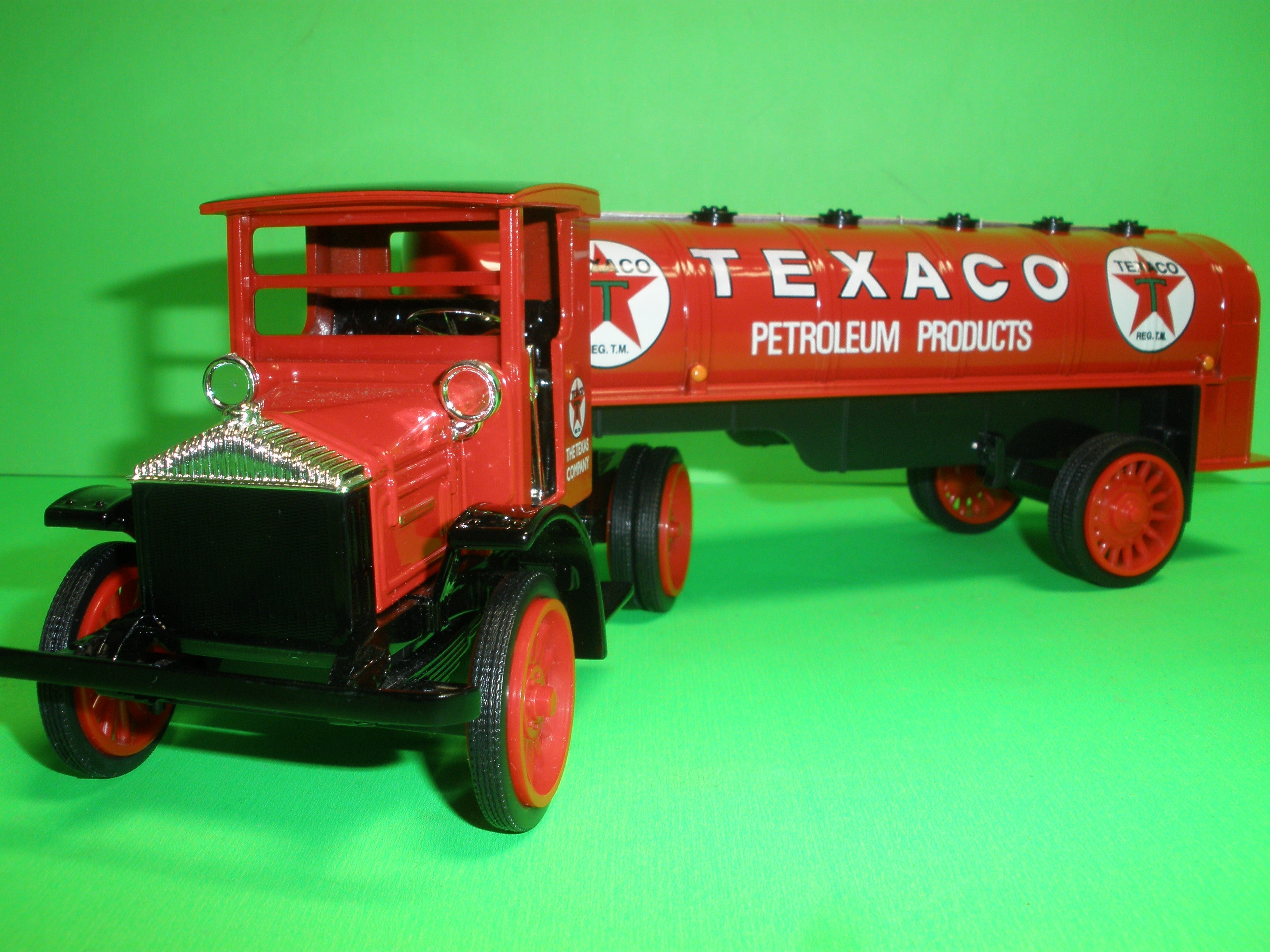 16 - Texaco 1920 Pierce Arrow Tanker Truck Regular Edition