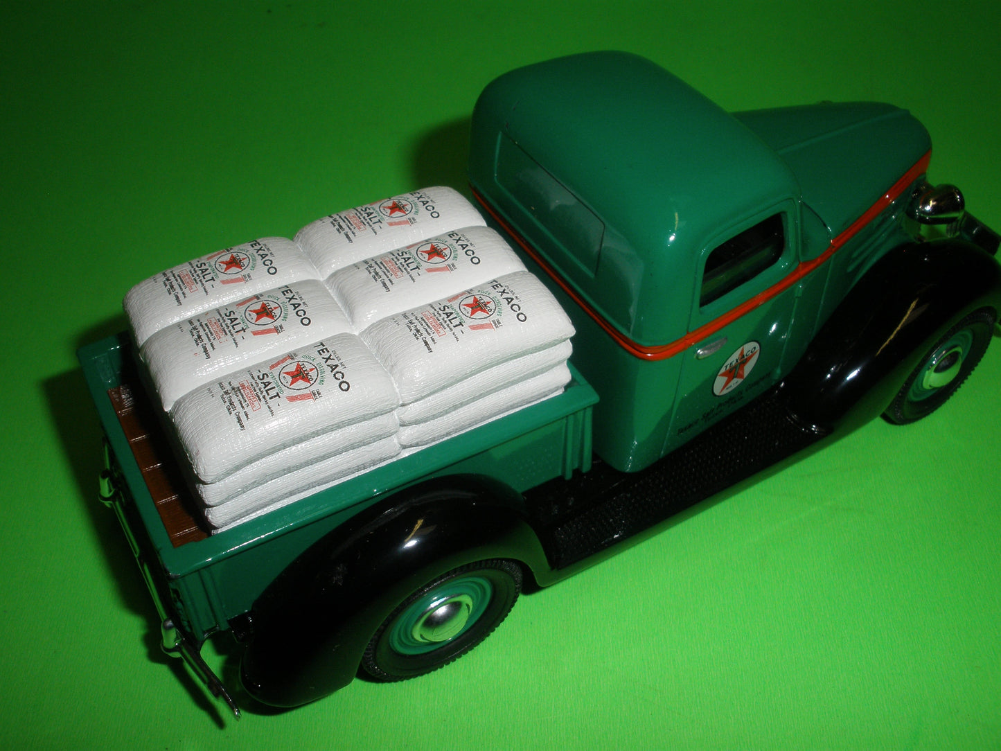 Texaco 1937 Chevrolet Pickup Truck & Salt Bag Load