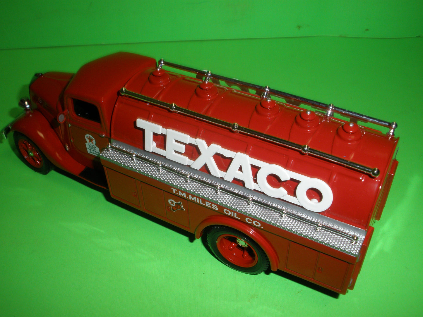 Texaco 1939 Studebaker Tanker Truck Regular Edition