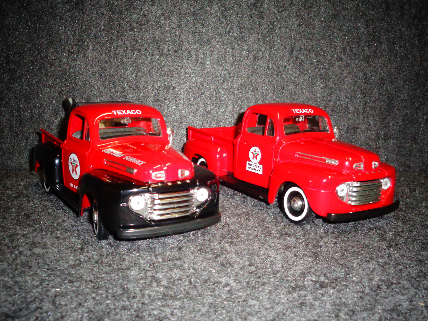 Texaco 1948 Ford Pickup Truck & 1949 Ford F100 Wrecker