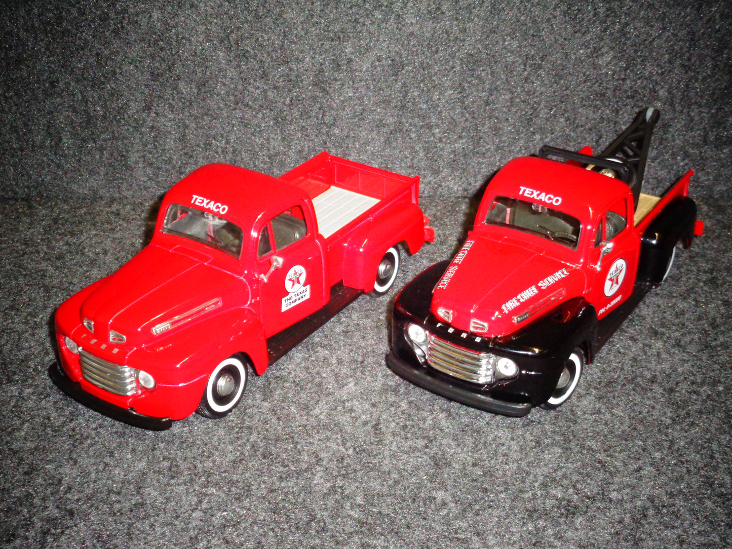 Texaco 1948 Ford Pickup Truck & 1949 Ford F100 Wrecker