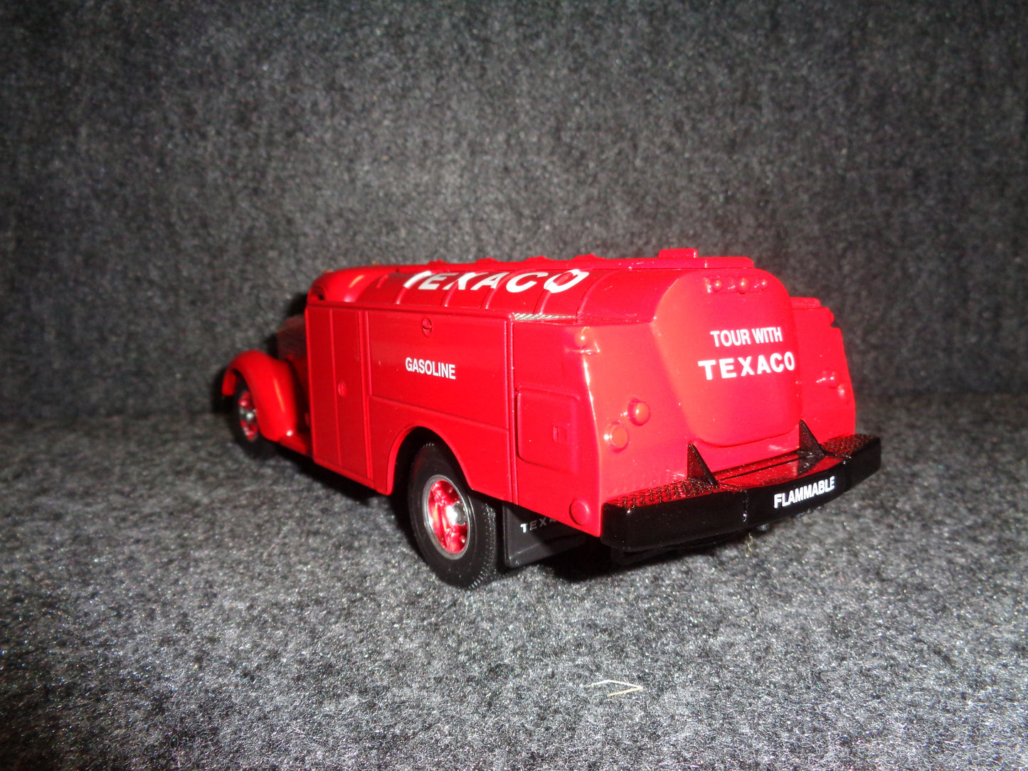 Texaco 1949 International KB-8 Tanker Truck Texamatic