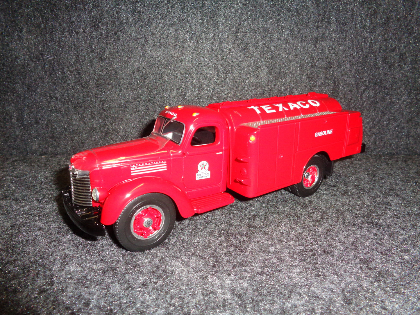 Texaco 1949 International KB-8 Tanker Truck Texamatic