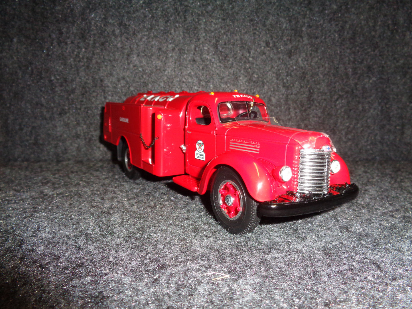 Texaco 1949 International KB-8 Tanker Truck Texamatic