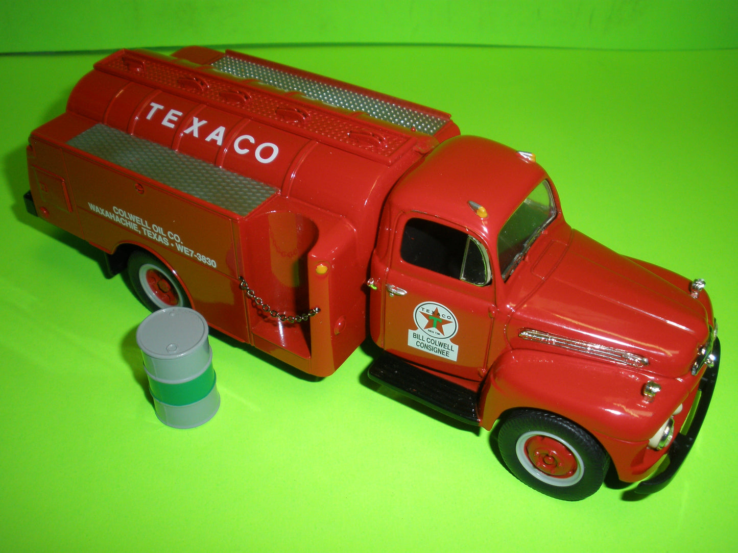Texaco 1951 Ford F-6 Tanker Truck Colwell Series