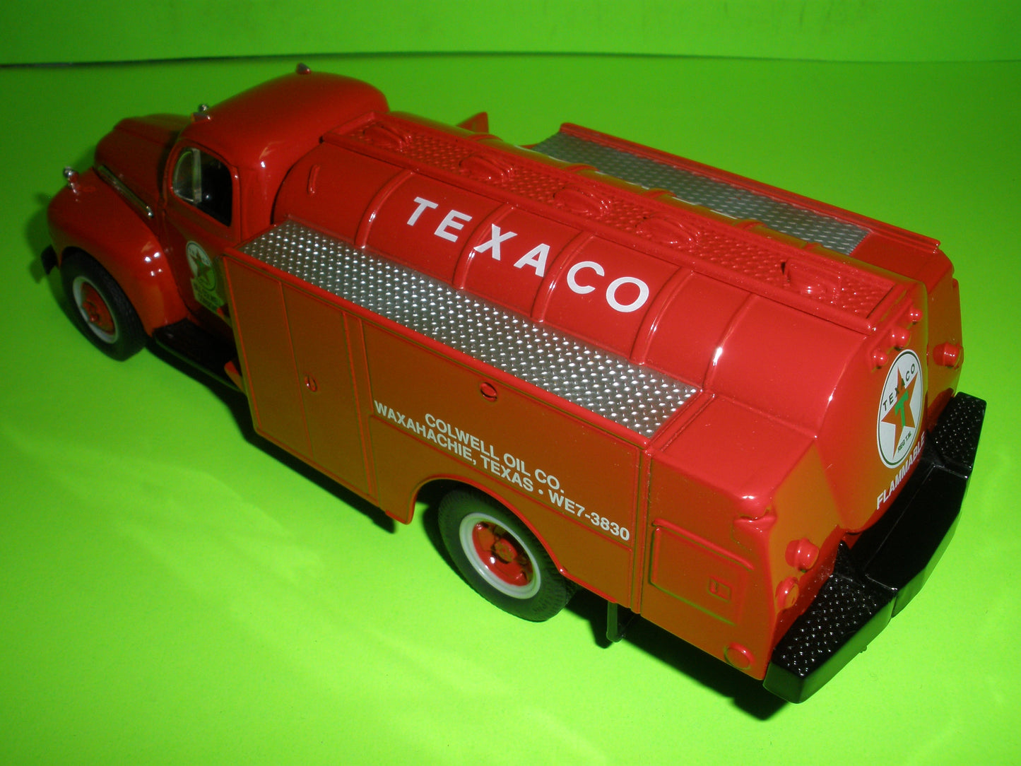 Texaco 1951 Ford F-6 Tanker Truck Colwell Series