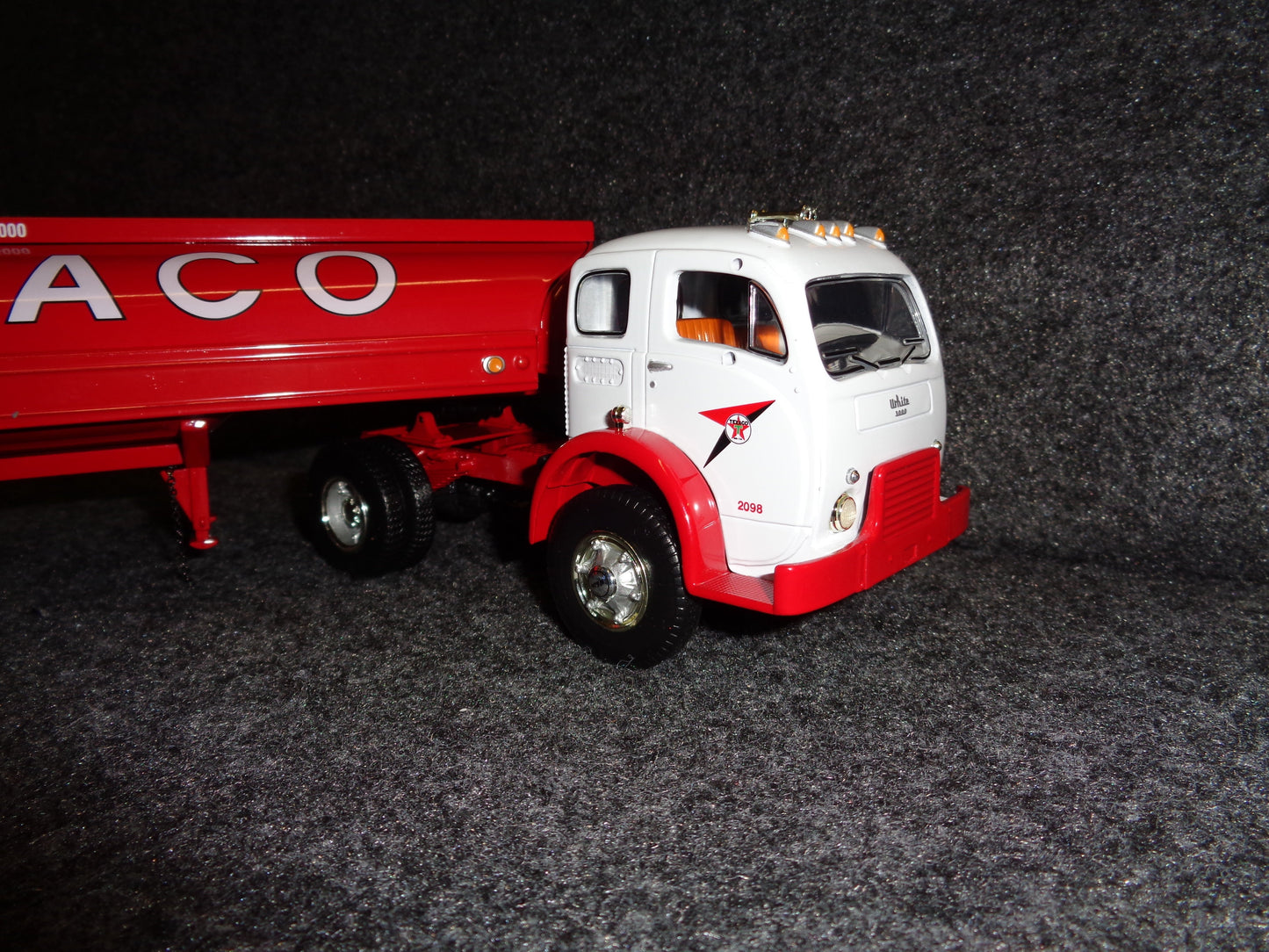 Texaco 1953 White 5000 Gallon Tanker Truck Aviation Series