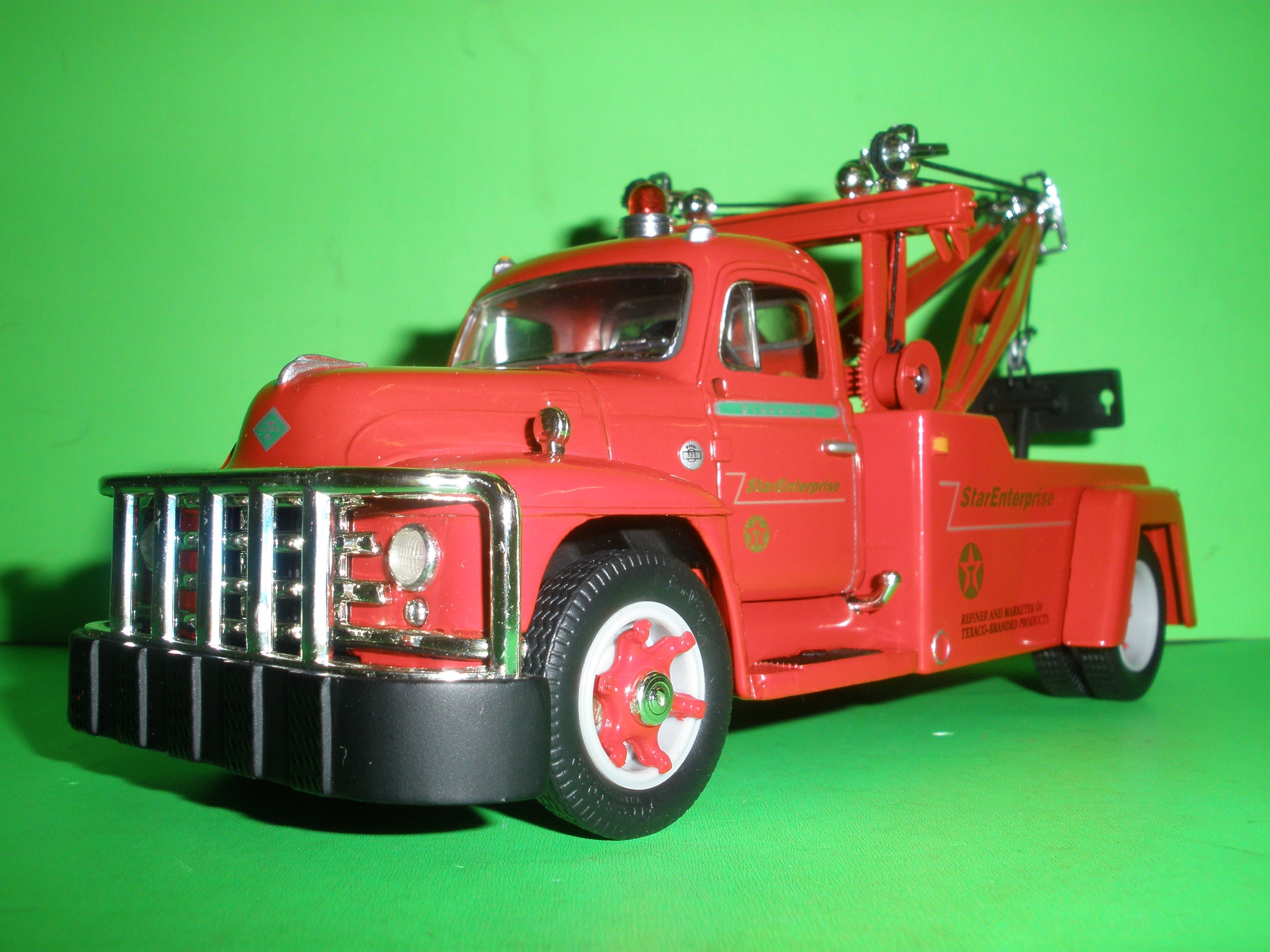 #2 - Texaco 1955 Diamond T Tow Truck Star Enterprise Series