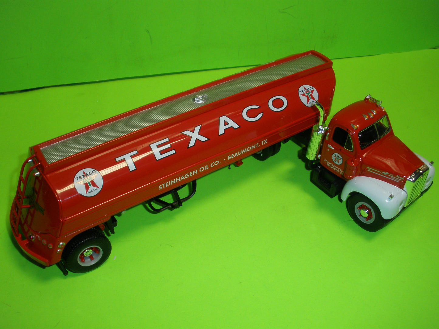 Texaco 1960 Mack B-Model Tanker Truck Steinhagen Series