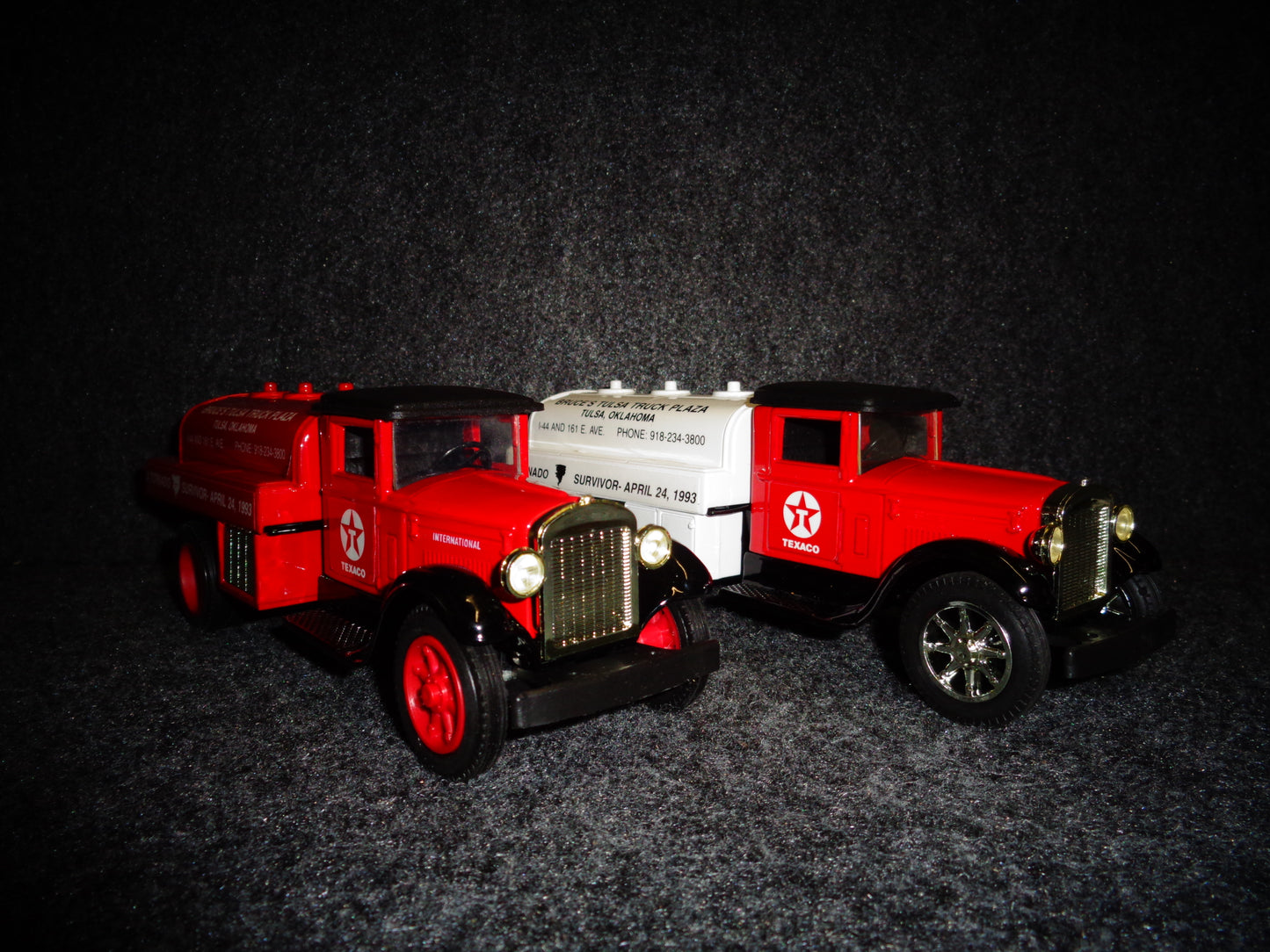 Texaco Bruce's Tulsa Truck Plaza 1931 International Tanker Truck - Regular & Sampler Set