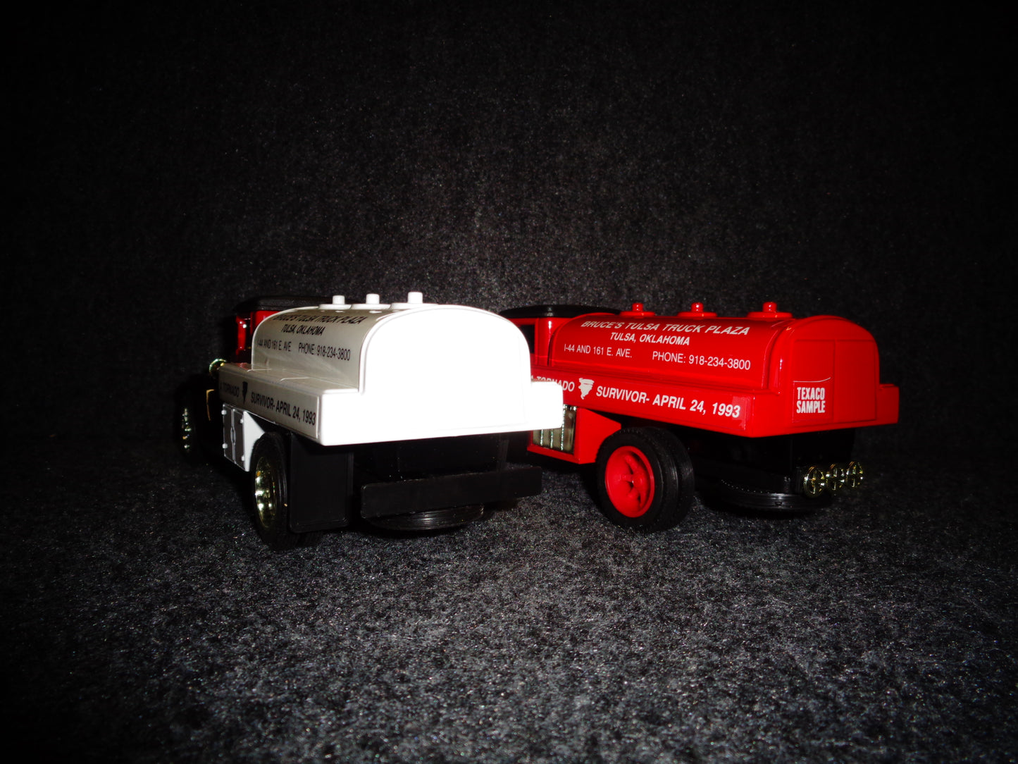 Texaco Bruce's Tulsa Truck Plaza 1931 International Tanker Truck - Regular & Sampler Set