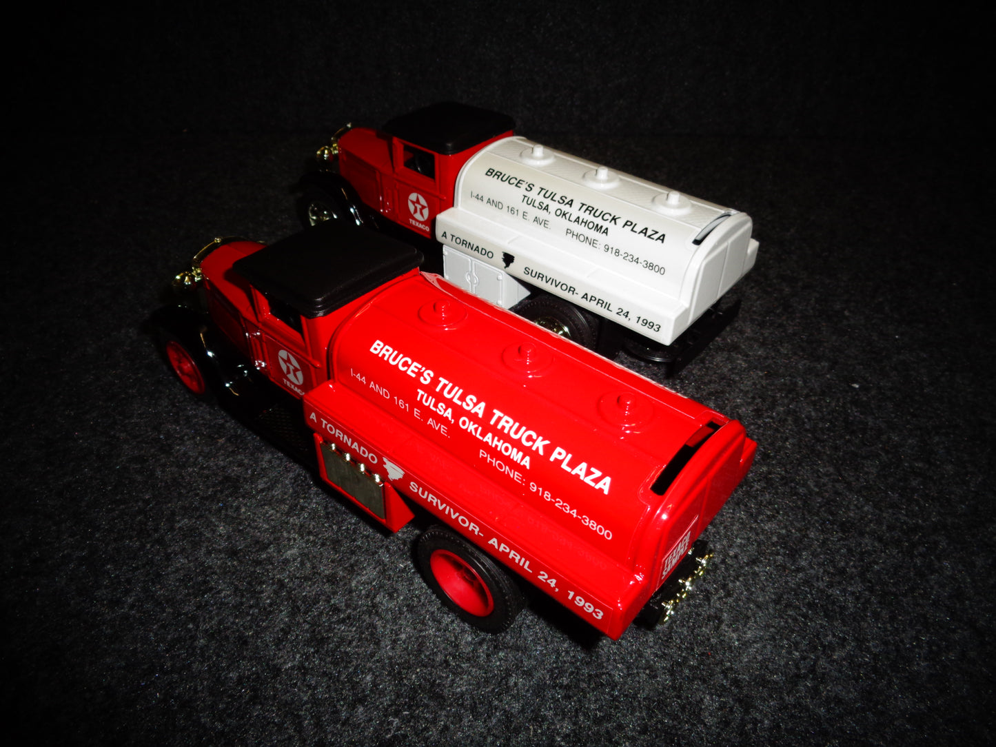 Texaco Bruce's Tulsa Truck Plaza 1931 International Tanker Truck - Regular & Sampler Set