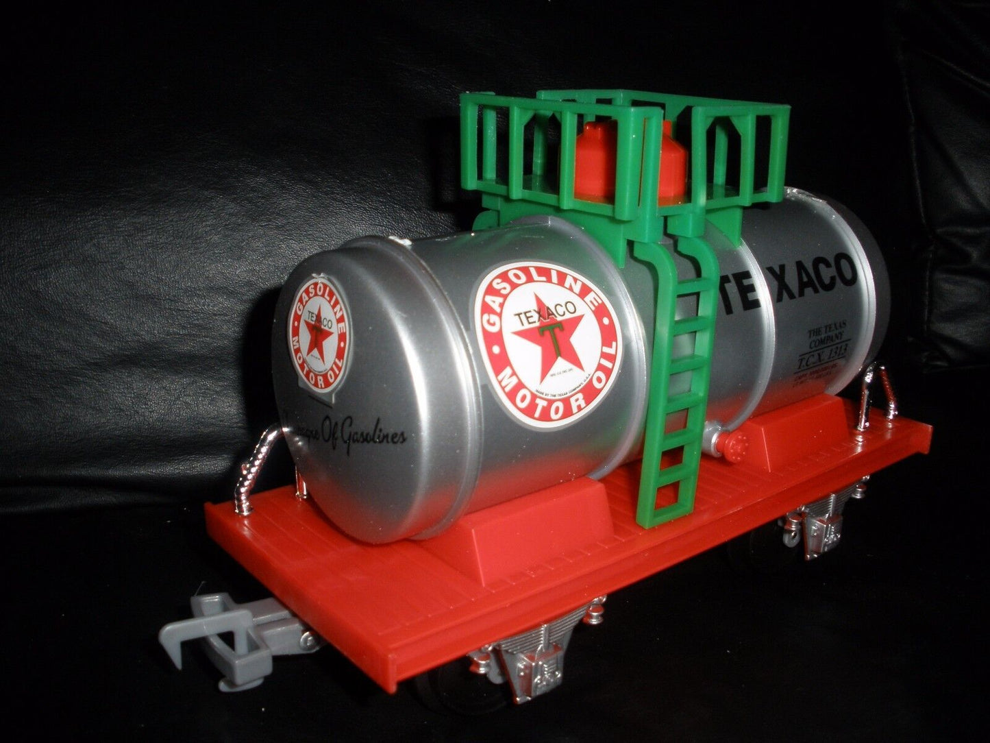 Texaco Christmas Tree 2-6-0 Steam Train Set & Tracks