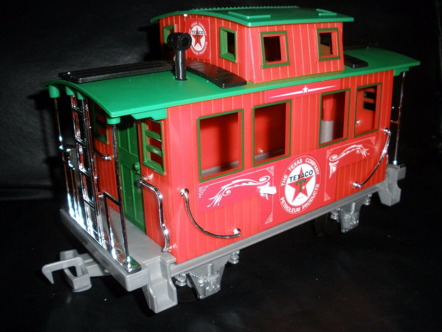 Texaco Christmas Tree 2-6-0 Steam Train Set & Tracks
