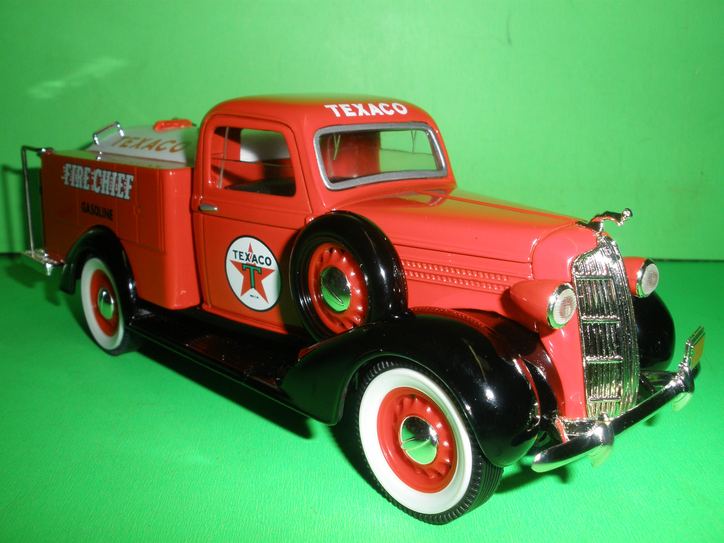 Texaco Fire Chief 1936 Dodge Tanker Truck