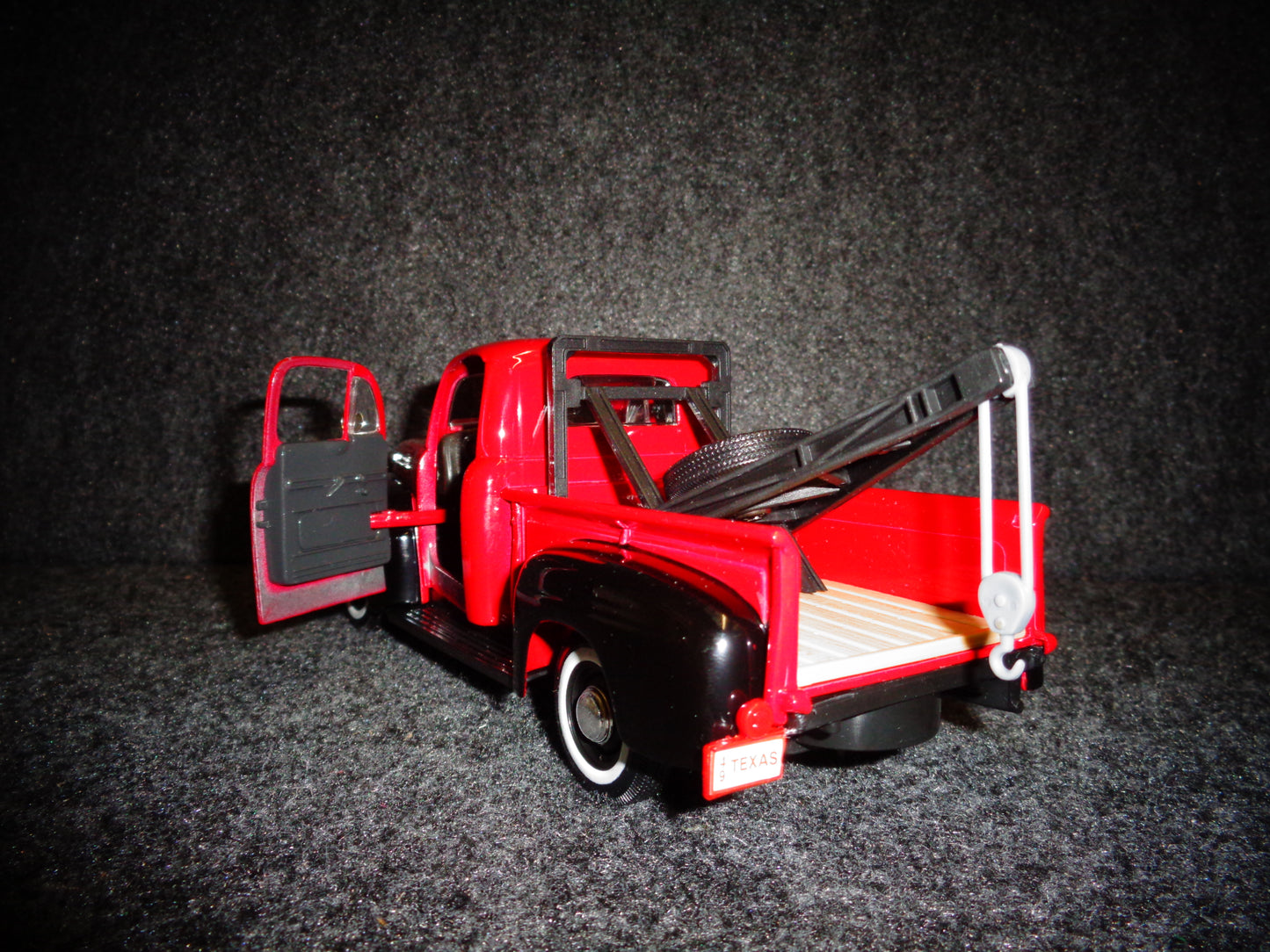 Texaco Fire Chief 1949 Ford F1 Tow Truck