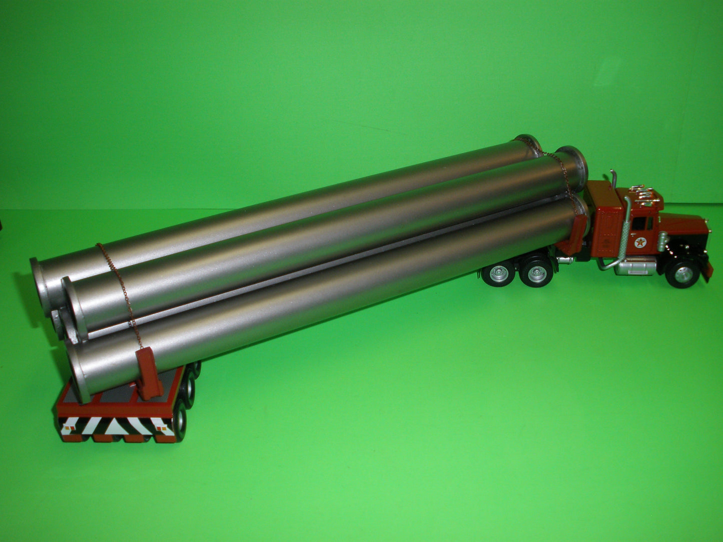 Texaco Kenworth Semi Truck & Pipe Load