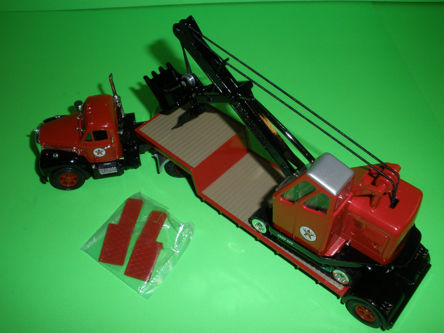 Texaco Mack B Series Tractor & Lowboy Trailer & Luffing Shovel