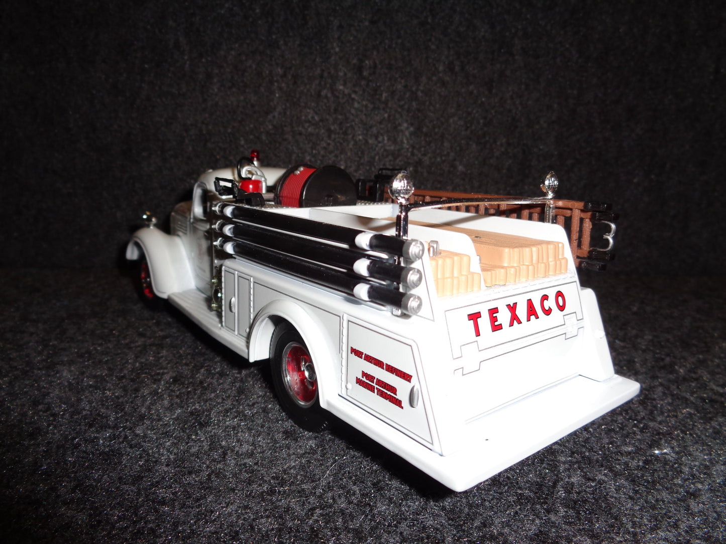 Texaco Port Arthur 1949 International KB-8 Fire Truck