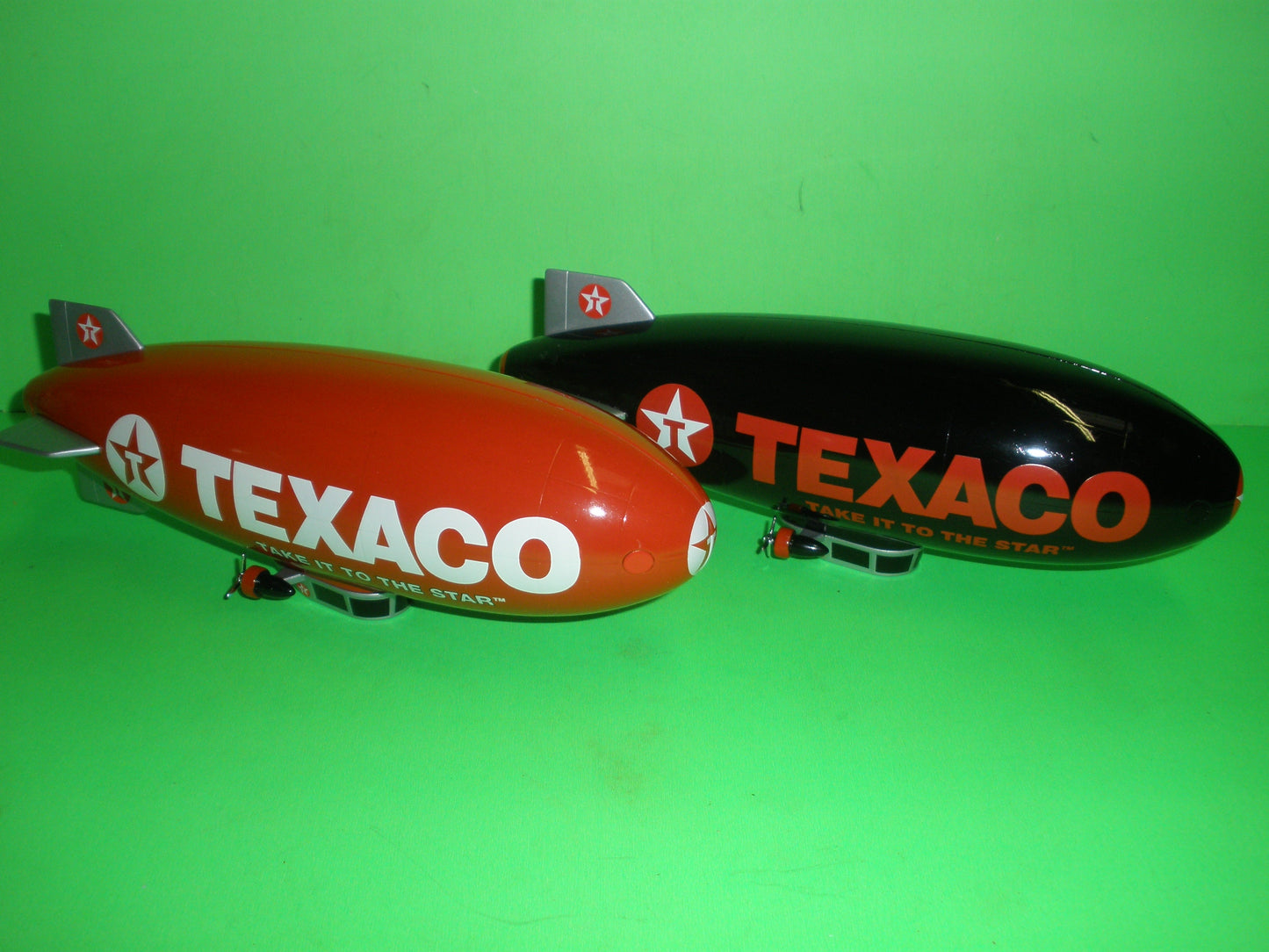 Texaco Red & Black Blimp Coin Bank Set