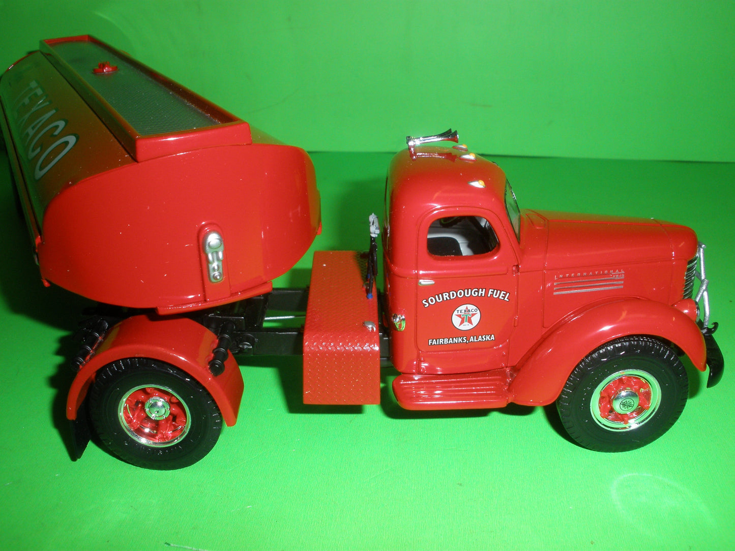 Texaco Sourdough International KB-10 Tractor with Tanker Trailer