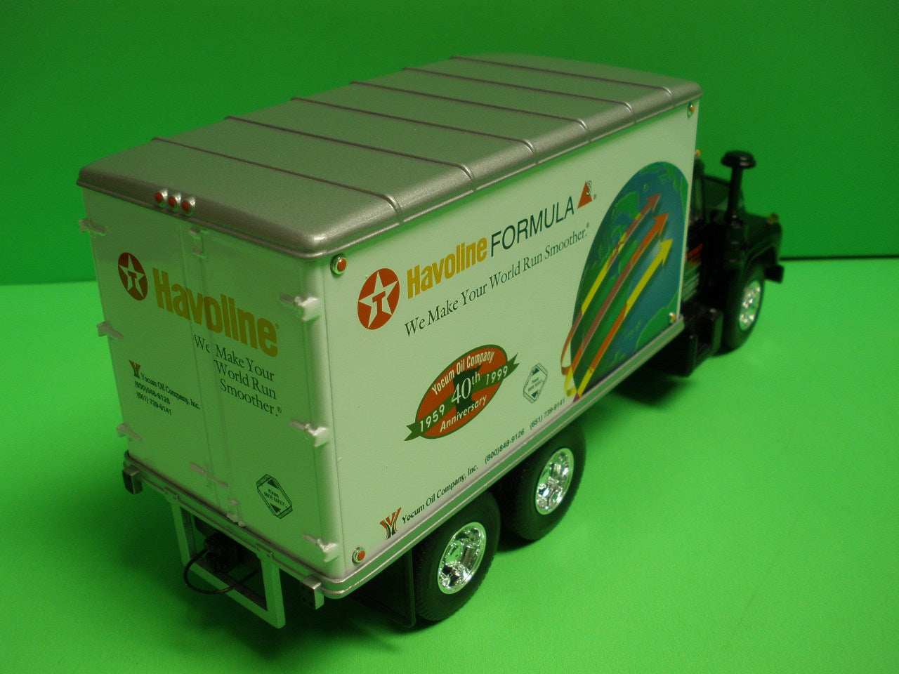 Texaco Yocum 1960's Mack R-600 Straight Truck Anniversary Series