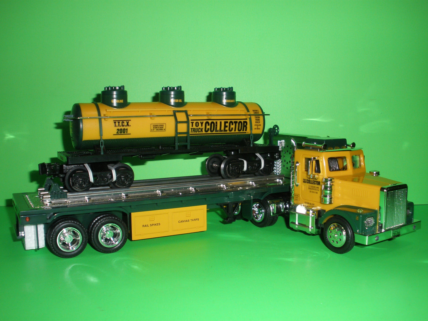 Toy Truck Collector Flatbed Truck & 3 Dome Train Tanker Car