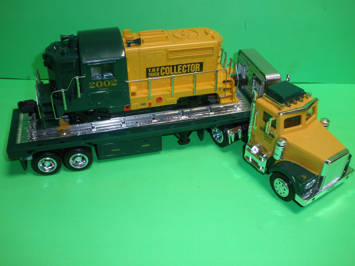 Toy Truck Collector Flatbed Truck & Powered Diesel Locomotive