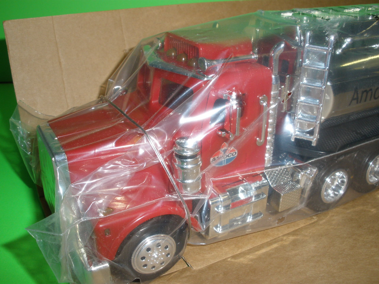 AMOCO LEAD FREE 1997 TANKER TRUCK