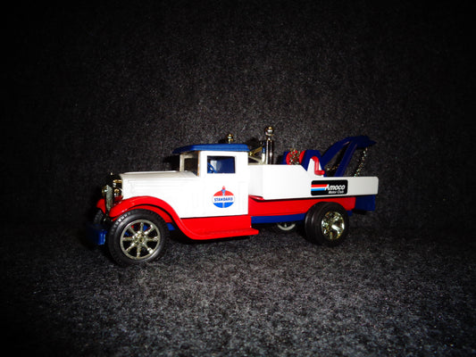 STANDARD OIL AMOCO 1931 International Tow Truck / Made In The U.S.A.