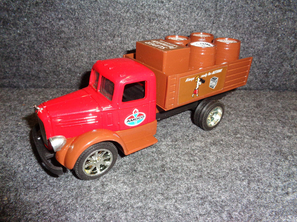 AMOCO STANDARD / 1955 Mack LJ Stake Bed Truck / Made In The U.S.A.