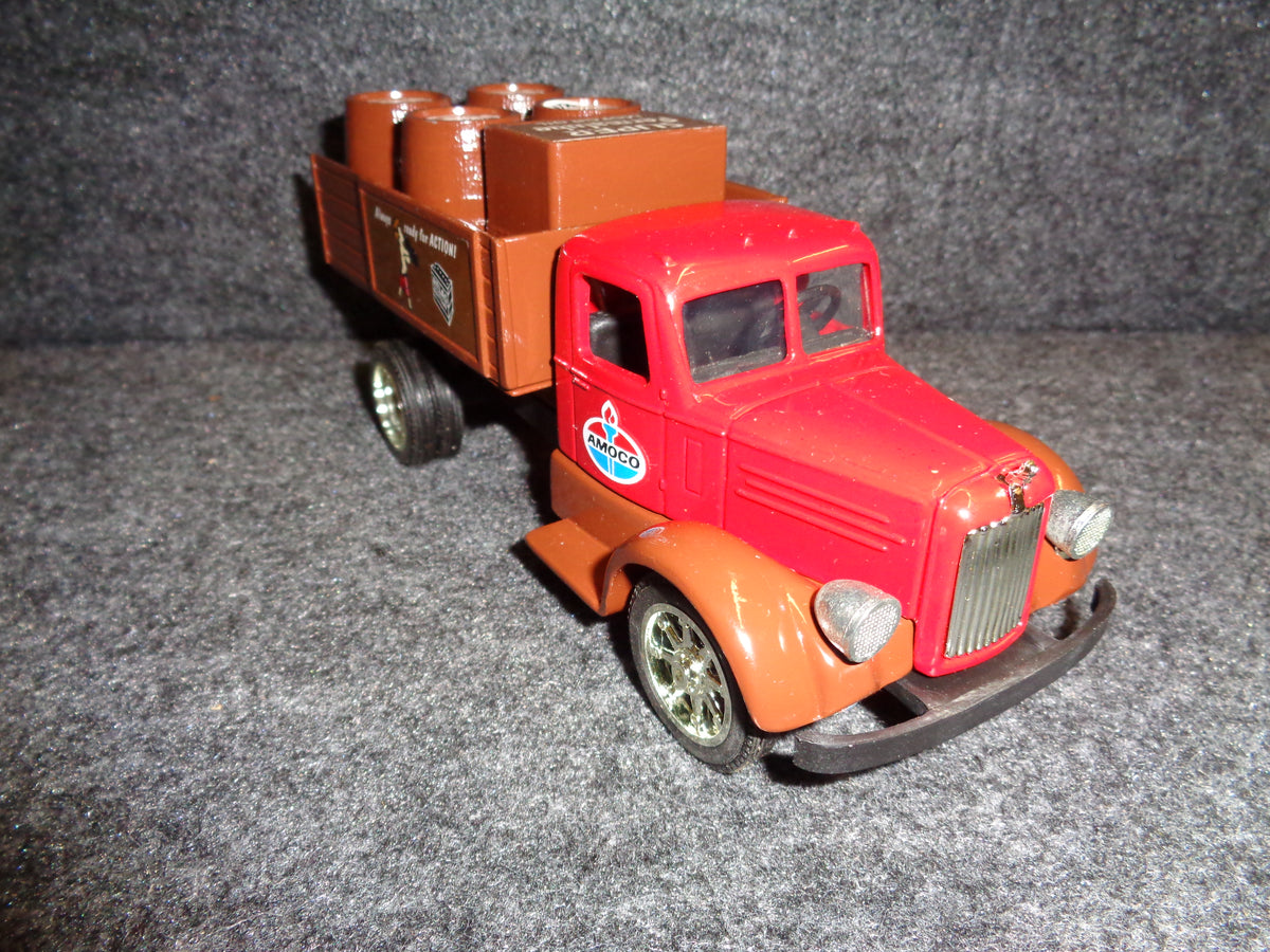AMOCO STANDARD / 1955 Mack LJ Stake Bed Truck / Made In The U.S.A.