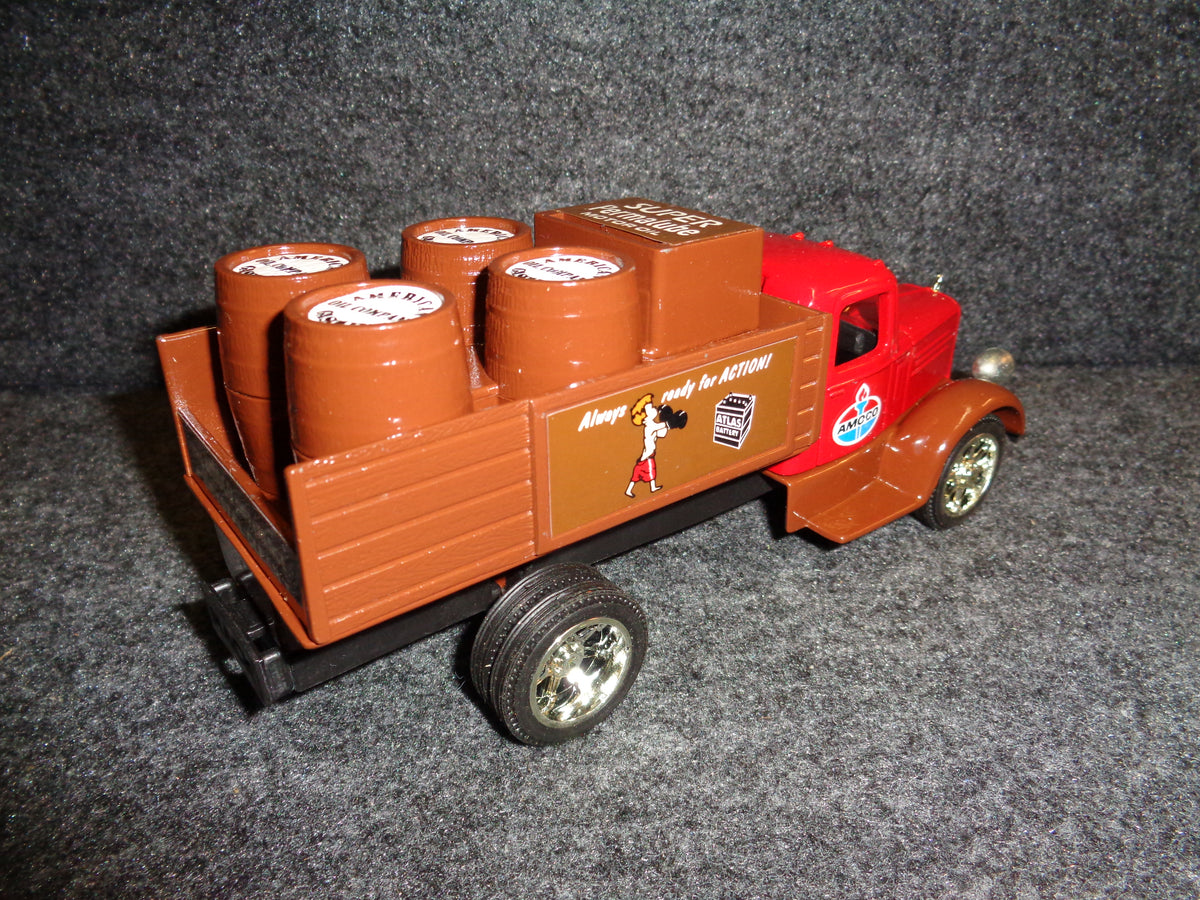 AMOCO STANDARD / 1955 Mack LJ Stake Bed Truck / Made In The U.S.A.