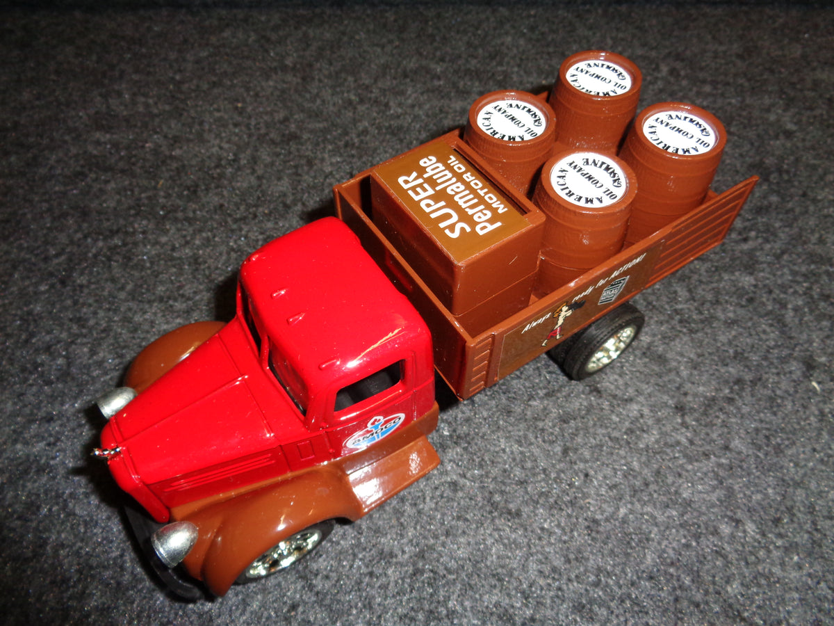 AMOCO STANDARD / 1955 Mack LJ Stake Bed Truck / Made In The U.S.A.