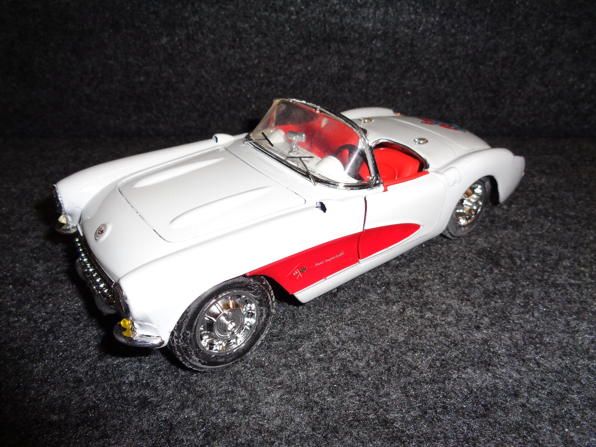 Amoco 1957 Chevy Corvette Roadster / With Santa