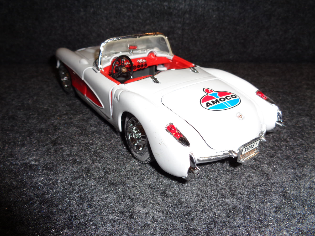Amoco 1957 Chevy Corvette Roadster / With Santa