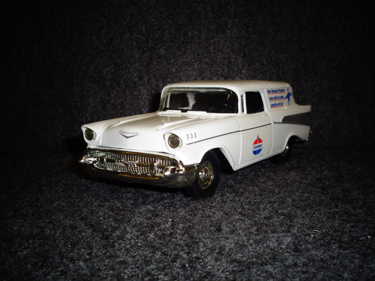 AMOCO STANDARD 1957 Chevrolet Nomad / Made In The U.S.A.