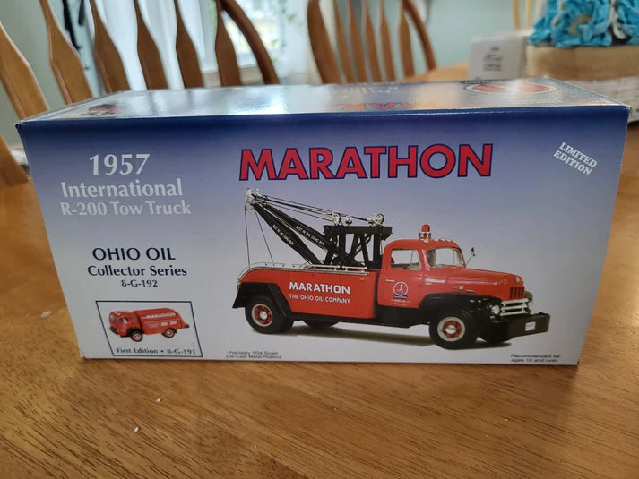 Marathon Oil / 1957 International R-200 / Tow Truck - Wrecker / MINT NO BOX