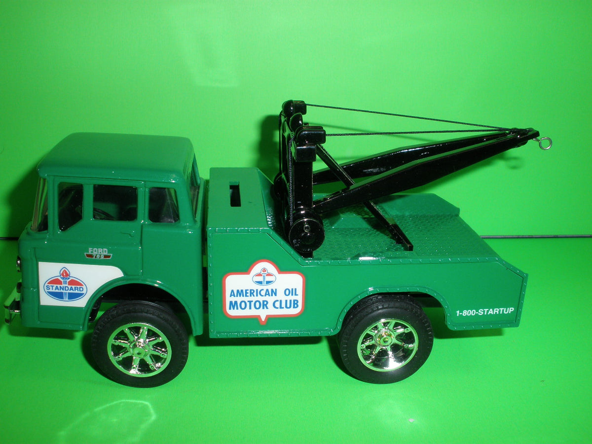 AMOCO STANDARD 1966 Ford Cabover Tow Truck / Made In The U.S.A.