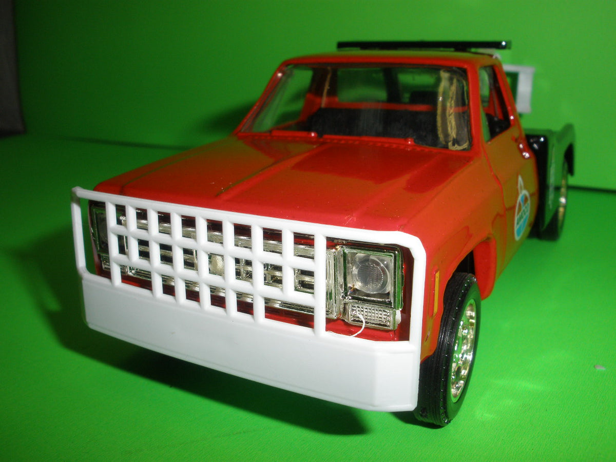 AMOCO STANDARD / 1975 Chevrolet Tow Truck / Made In The U.S.A.
