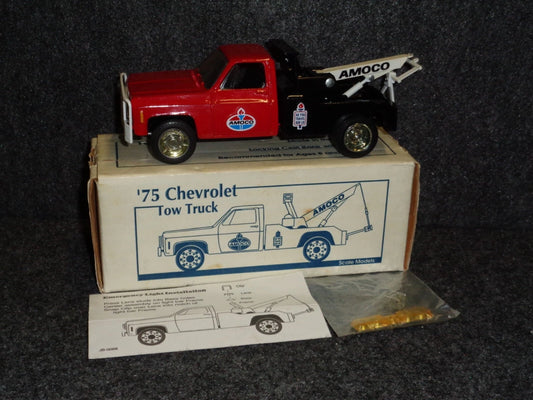 AMOCO STANDARD 1975 CHEVY TOW TRUCK WRECKER Scale Models Ertl
