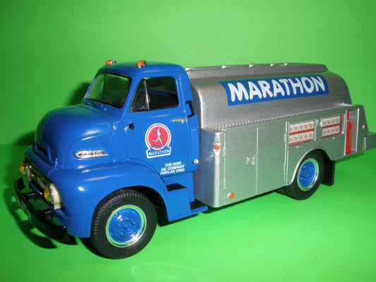 Marathon Oil / 1953 Ford C-600 Tanker