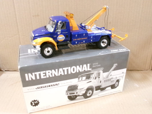 Gulf / 1st GEAR / International 4300 Series /  Jerr-Dan Wrecker Tow Truck